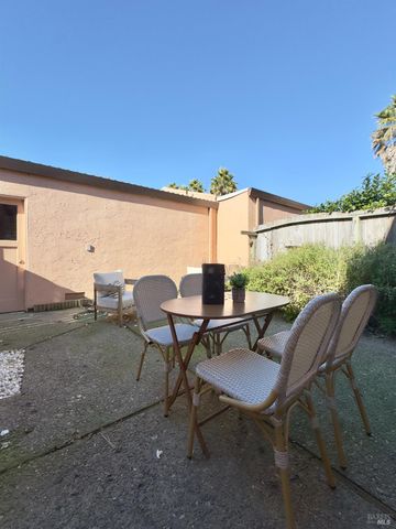 962 Marina Dr, Napa, CA 94559