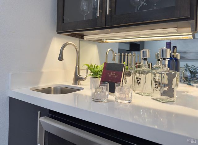 962 Marina Dr, Napa, CA 94559