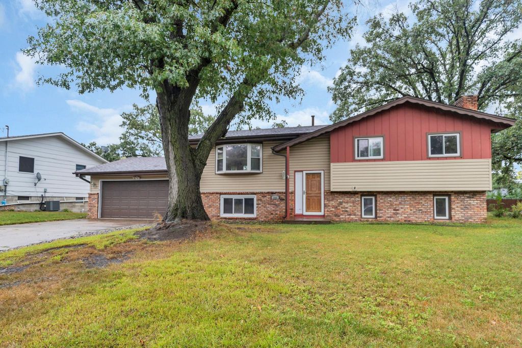 246 105th Avenue NW, Coon Rapids, MN 55448 — exterior