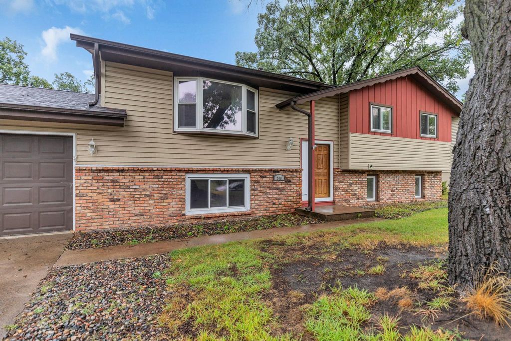246 105th Avenue NW, Coon Rapids, MN 55448 — photo 2