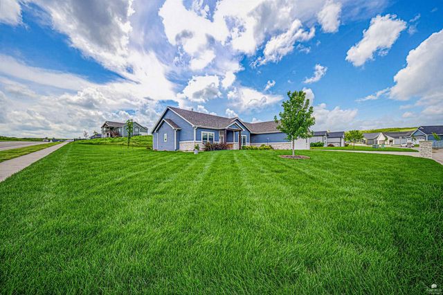 3901 Travers Circle, Manhattan, KS 66503