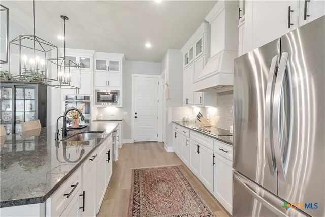 3073 Bella Vita Drive, Nolanville, TX 76559