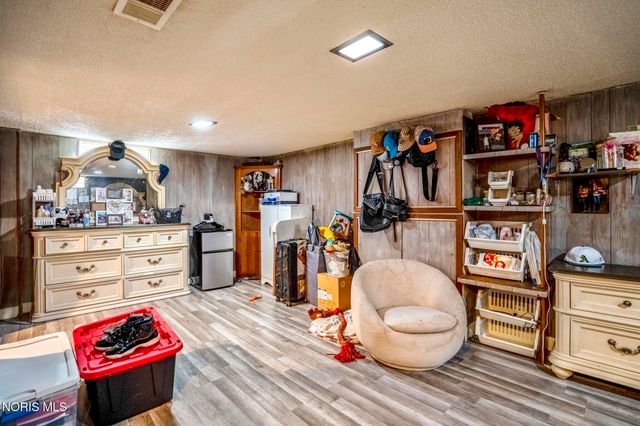 4429 Packard Road, Toledo, OH 43612