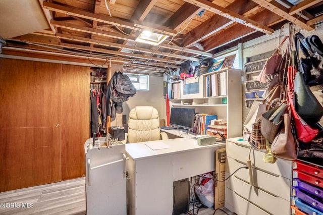 4429 Packard Road, Toledo, OH 43612