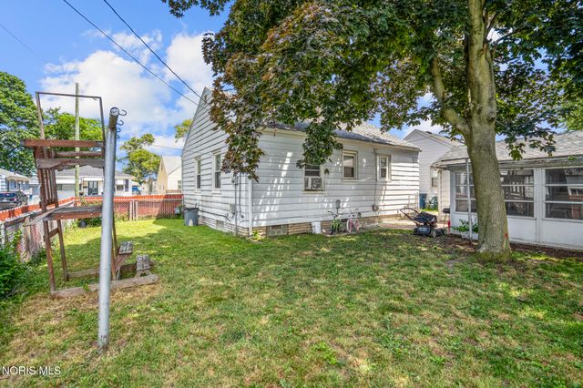 4429 Packard Road, Toledo, OH 43612