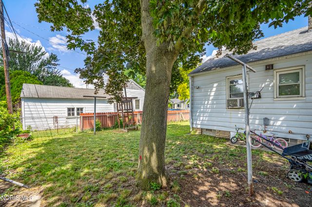 4429 Packard Road, Toledo, OH 43612