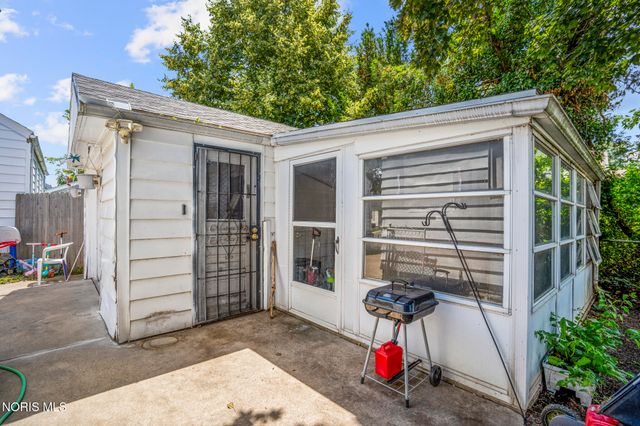 4429 Packard Road, Toledo, OH 43612