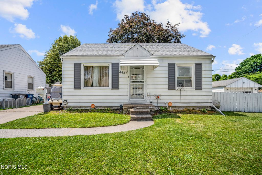 4429 Packard Road, Toledo, OH 43612