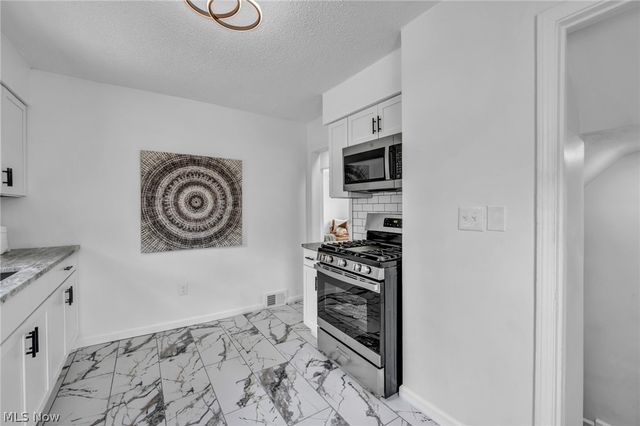 16306 Clearview Avenue, Cleveland, OH 44128