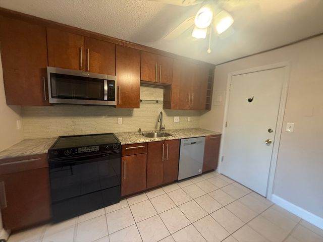 52 Purchase C4, Danvers, MA 01923