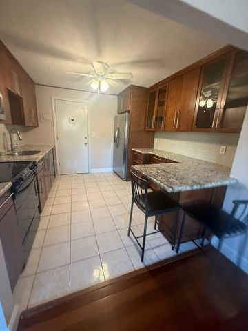 52 Purchase C4, Danvers, MA 01923