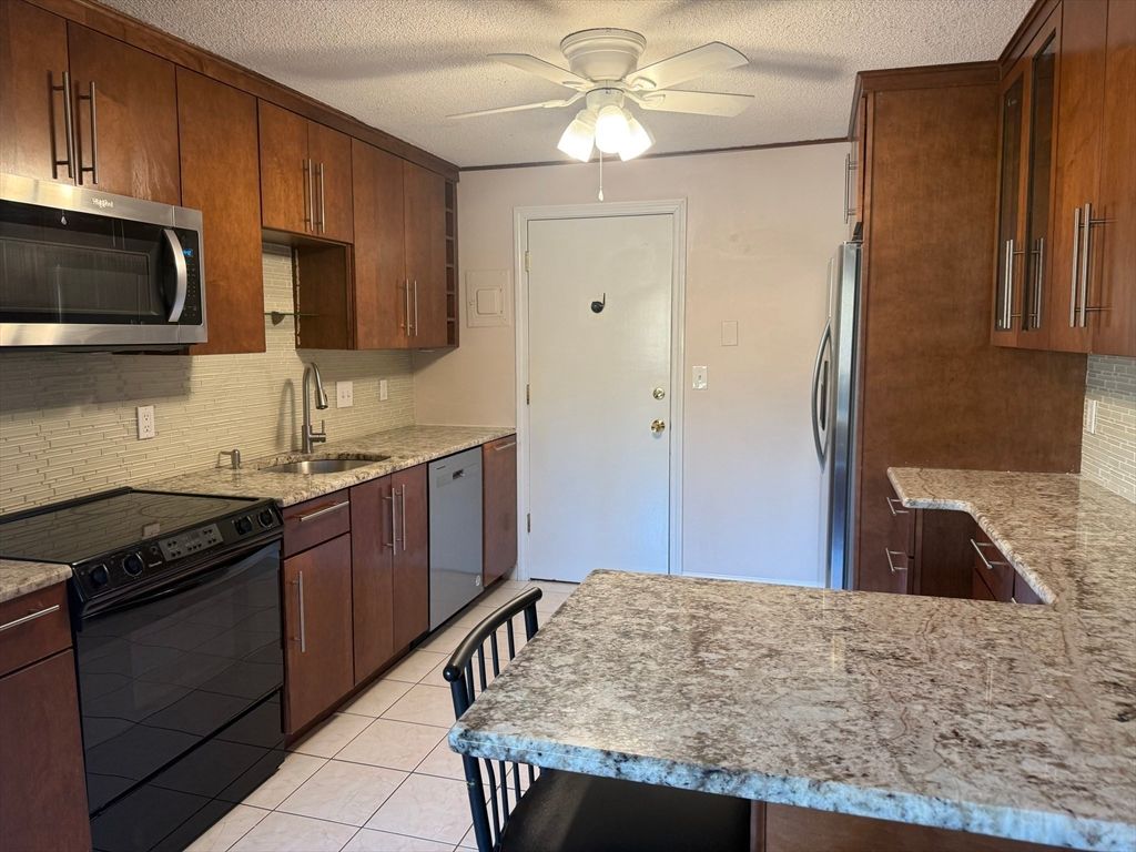 52 Purchase C4, Danvers, MA 01923