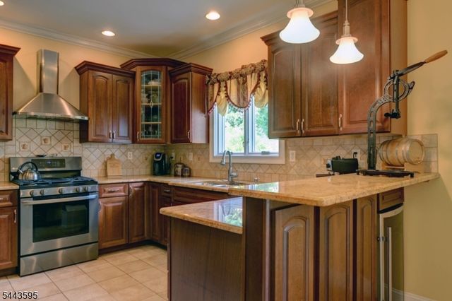66 Boulevard, Pequannock Twp., NJ 07440