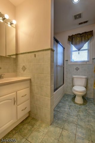 66 Boulevard, Pequannock Twp., NJ 07440