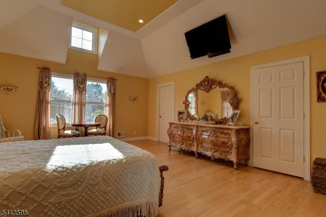 66 Boulevard, Pequannock Twp., NJ 07440