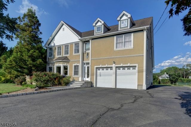 66 Boulevard, Pequannock Twp., NJ 07440