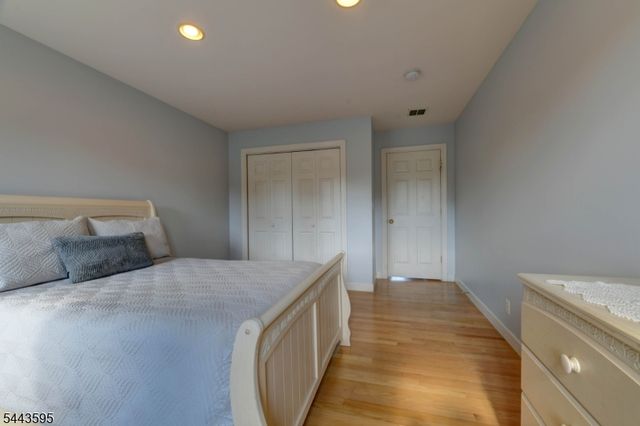 66 Boulevard, Pequannock Twp., NJ 07440