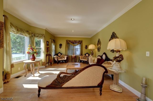 66 Boulevard, Pequannock Twp., NJ 07440