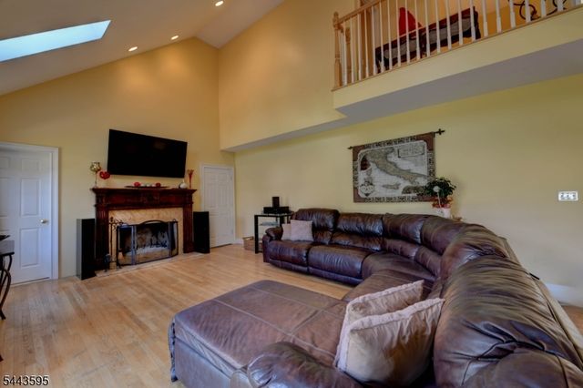 66 Boulevard, Pequannock Twp., NJ 07440