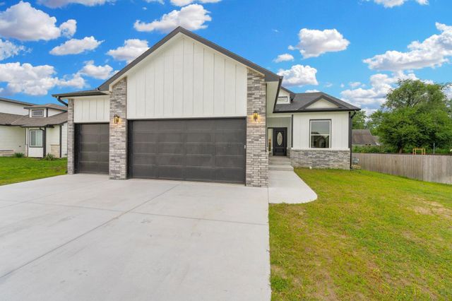 443 E Karla, Haysville, KS 67060