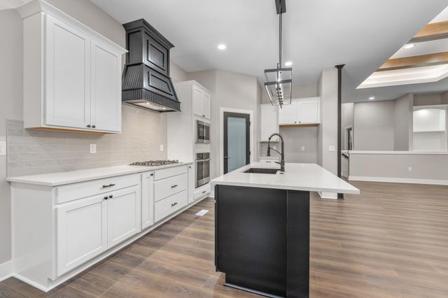 443 E Karla, Haysville, KS 67060