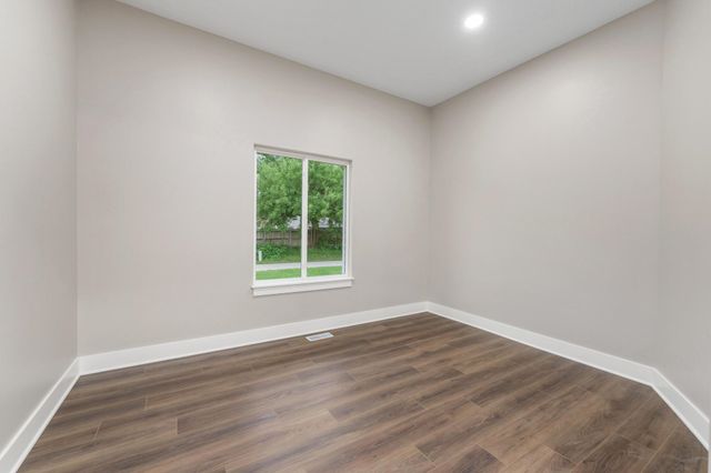443 E Karla, Haysville, KS 67060