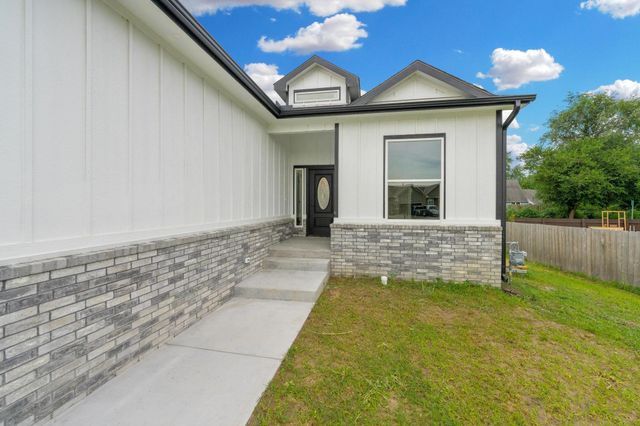 443 E Karla, Haysville, KS 67060