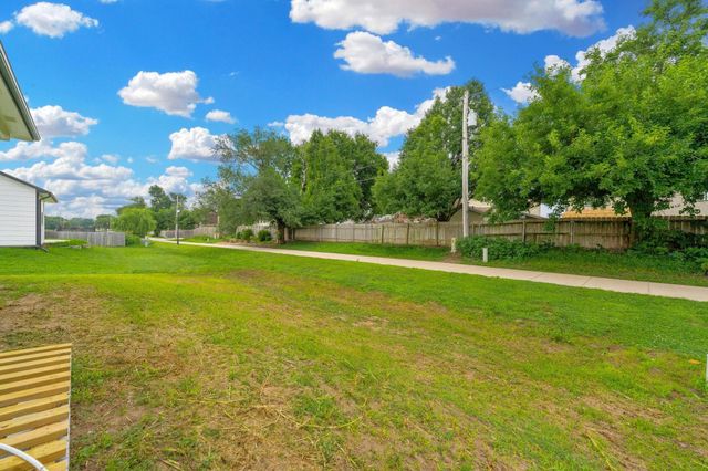 443 E Karla, Haysville, KS 67060