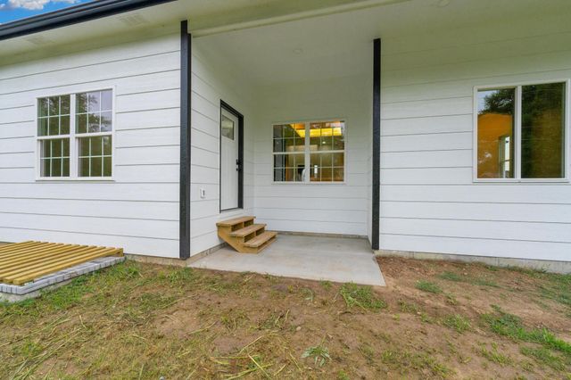 443 E Karla, Haysville, KS 67060