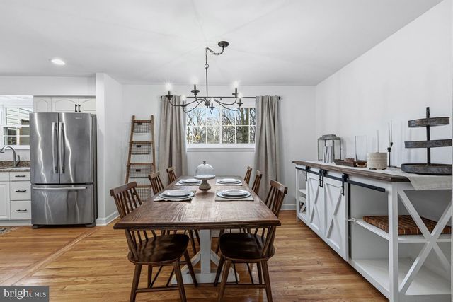 2 HENDERSON HILL RD, Newark, DE 19711