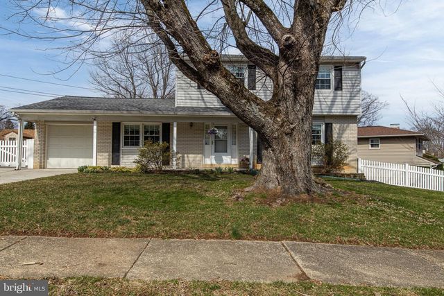 2 HENDERSON HILL RD, Newark, DE 19711