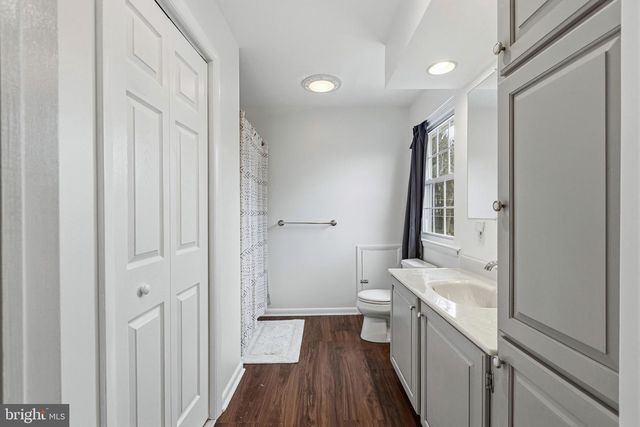 2 HENDERSON HILL RD, Newark, DE 19711