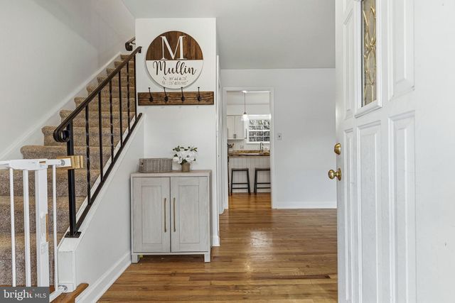 2 HENDERSON HILL RD, Newark, DE 19711