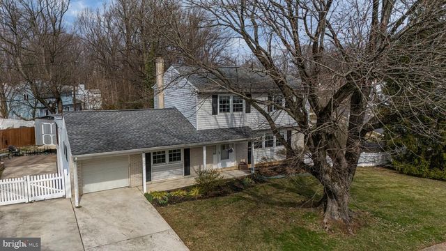 2 HENDERSON HILL RD, Newark, DE 19711