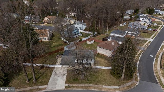 2 HENDERSON HILL RD, Newark, DE 19711