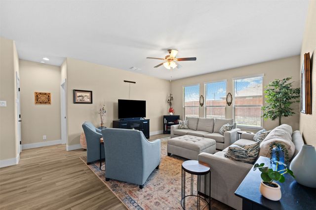1216 Larkspur Lane, Cleburne, TX 76033