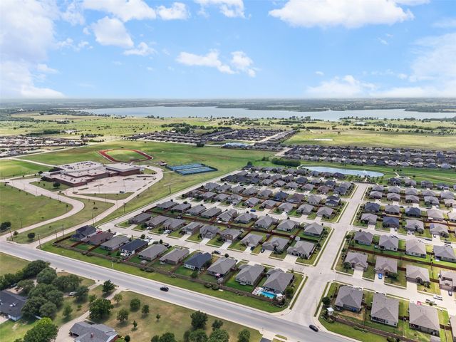 1216 Larkspur Lane, Cleburne, TX 76033