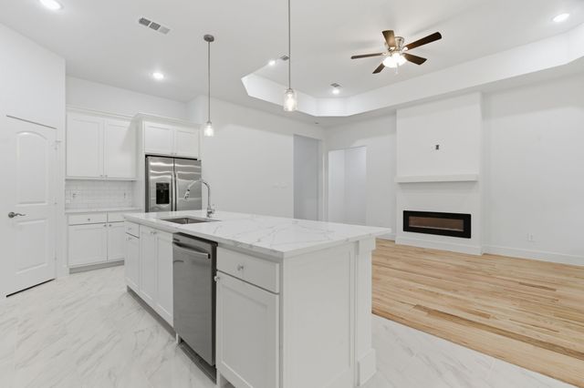 213 E Bullard Street, Weatherford, TX 76086