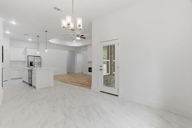 213 E Bullard Street, Weatherford, TX 76086