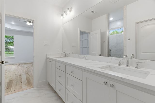 213 E Bullard Street, Weatherford, TX 76086