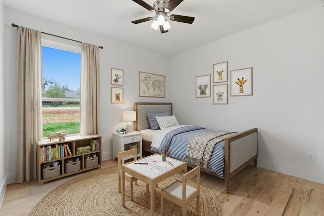 213 E Bullard Street, Weatherford, TX 76086