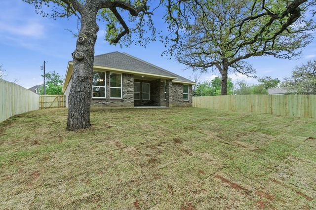 213 E Bullard Street, Weatherford, TX 76086