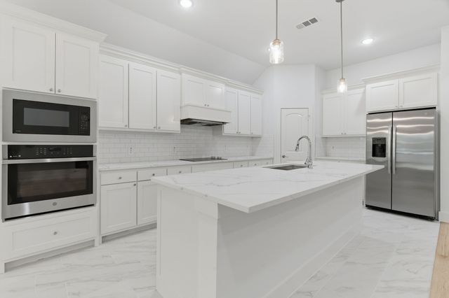 213 E Bullard Street, Weatherford, TX 76086