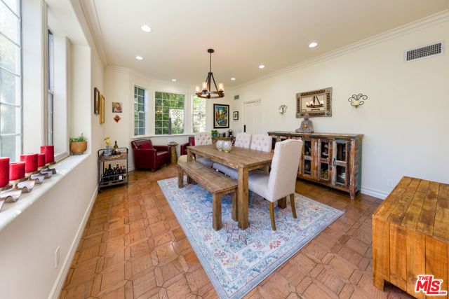 3827 Berry Drive, Studio City (los Angeles), CA 91604