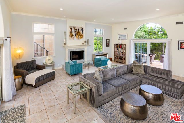 3827 Berry Drive, Studio City (los Angeles), CA 91604