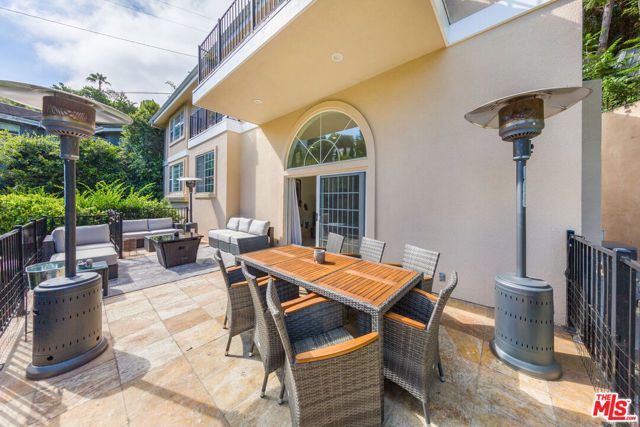 3827 Berry Drive, Studio City (los Angeles), CA 91604