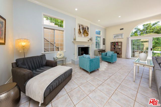 3827 Berry Drive, Studio City (los Angeles), CA 91604