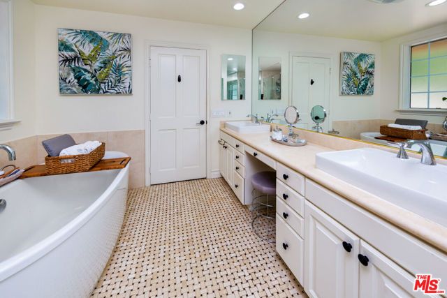 3827 Berry Drive, Studio City (los Angeles), CA 91604