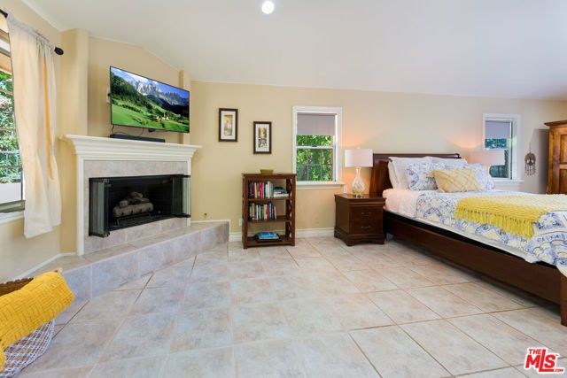 3827 Berry Drive, Studio City (los Angeles), CA 91604