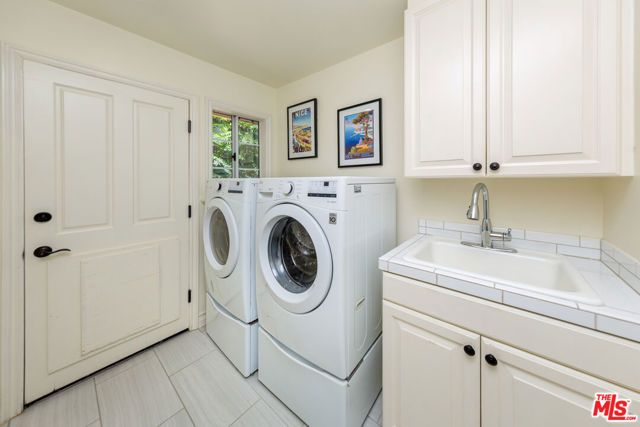 3827 Berry Drive, Studio City (los Angeles), CA 91604